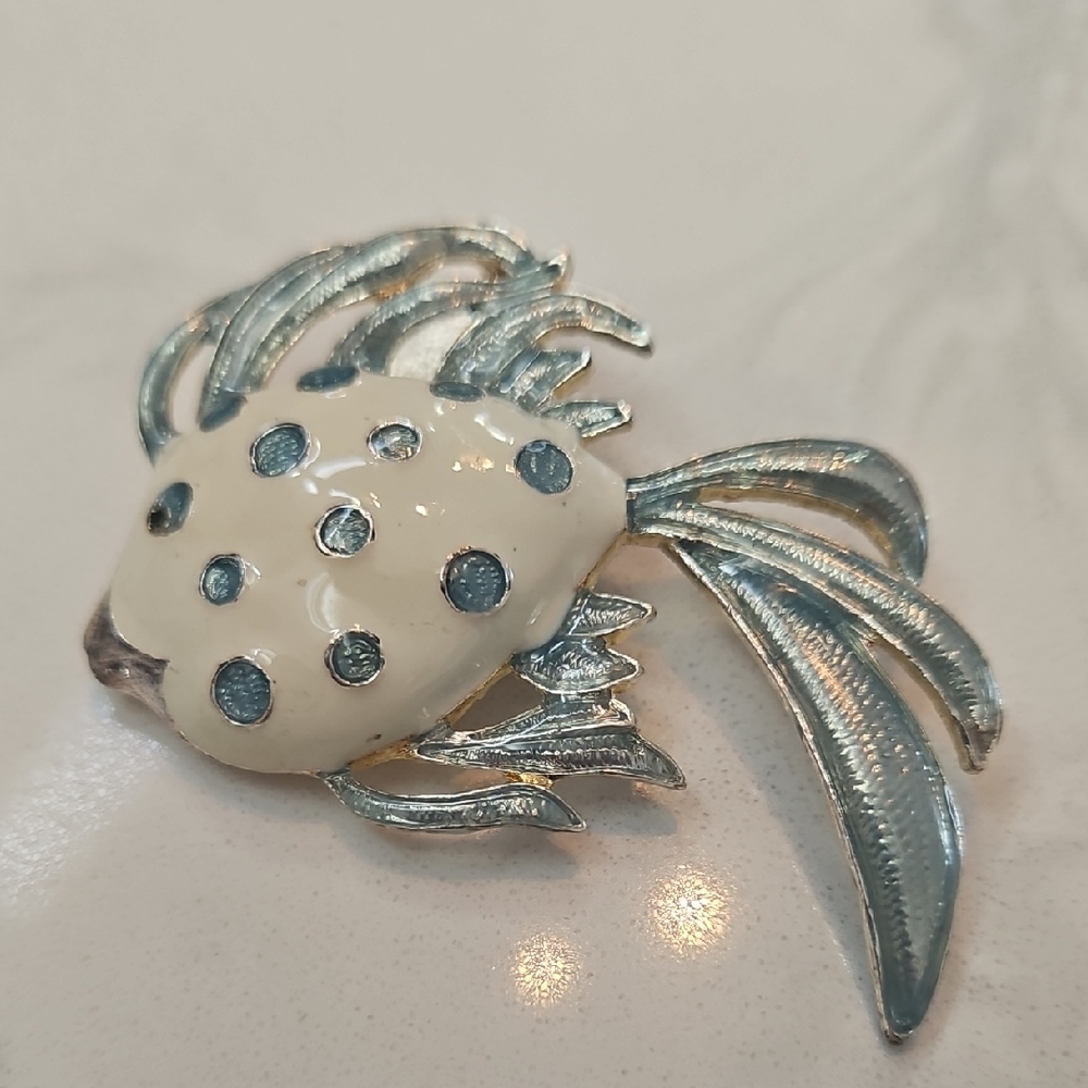 Elegant Cream and Silver Fish Ornament